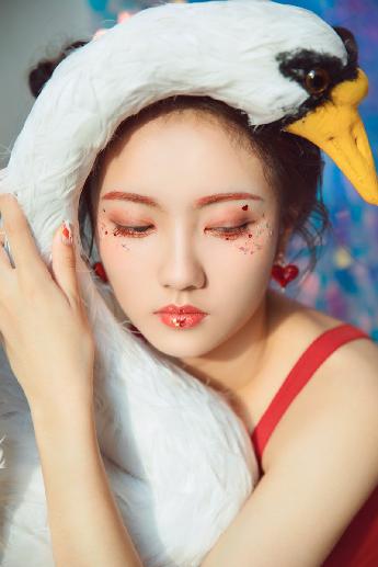 惊爆！年轻妈妈4背后隐藏着怎样的秘密？