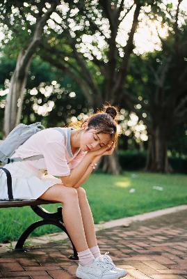 震惊！18岁少女竟在B站搜索“69视频”？背后真相令人难以置信！
